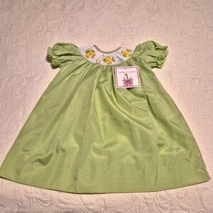Castles & Crowns girls size 18 months green   smocked fish design dress NWT